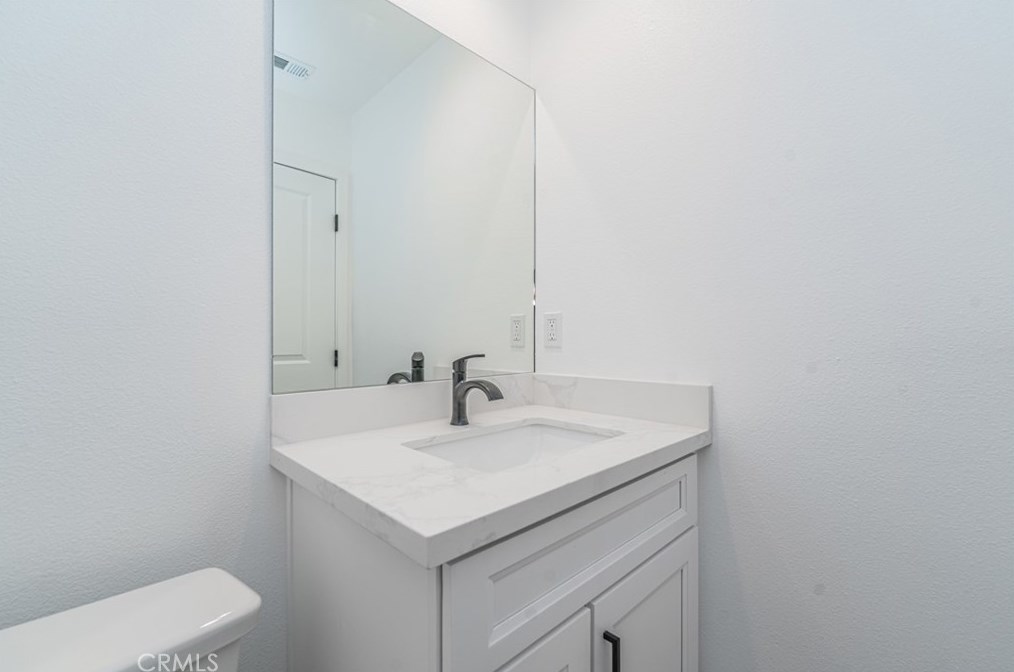 11437 1 Ave, Hesperia CA 92345-2153 exterior