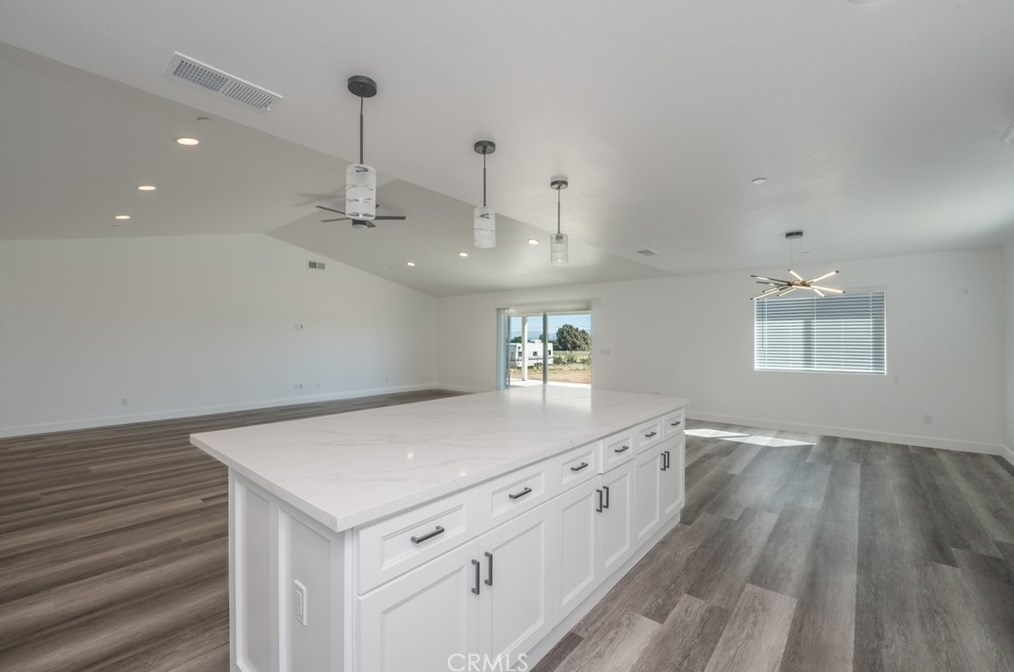 11437 1 Ave, Hesperia CA 92345-2153 exterior