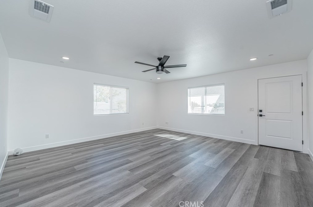 11437 1 Ave, Hesperia CA 92345-2153 exterior