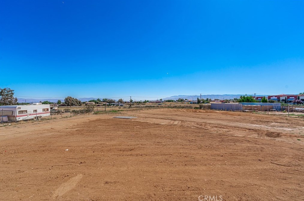 11437 1 Ave, Hesperia CA 92345-2153 exterior