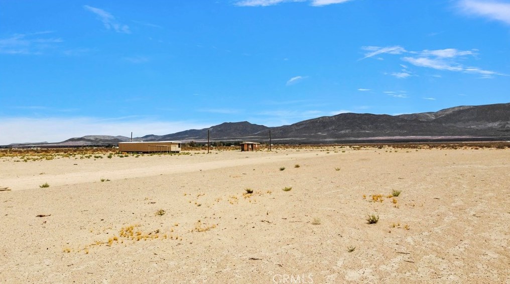 37023 Rabbit Springs Rd, Lucerne Valley CA  92356-8870 exterior