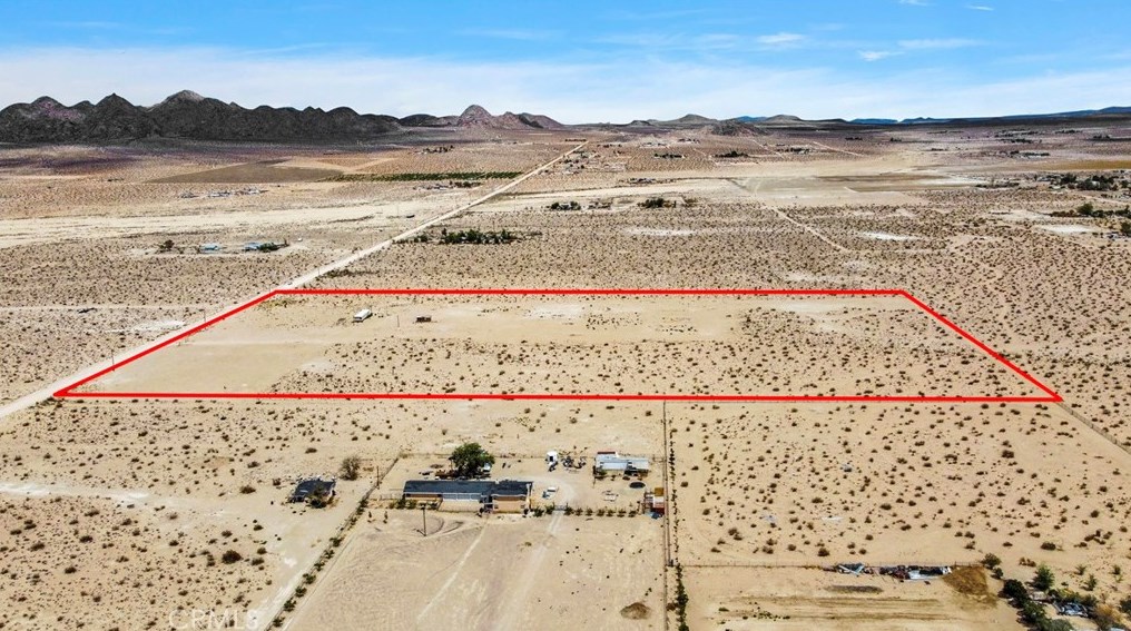 37023 Rabbit Springs Rd, Lucerne Valley CA  92356-8870 exterior