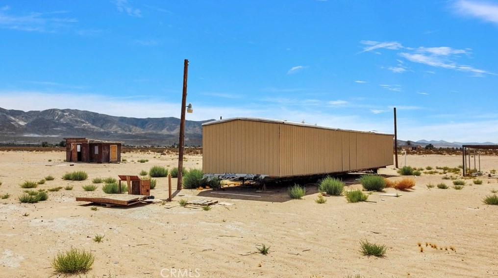37023 Rabbit Springs Rd, Lucerne Valley CA  92356-8870 exterior