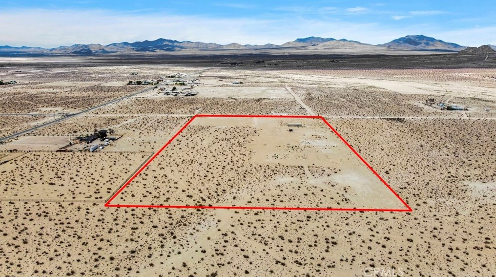 37023 Rabbit Springs Rd, Lucerne Valley CA  92356-8870 exterior