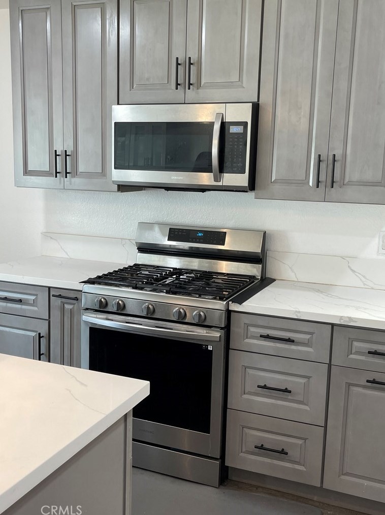 9707 Bandera St, Los Angeles CA  90002-3012 exterior