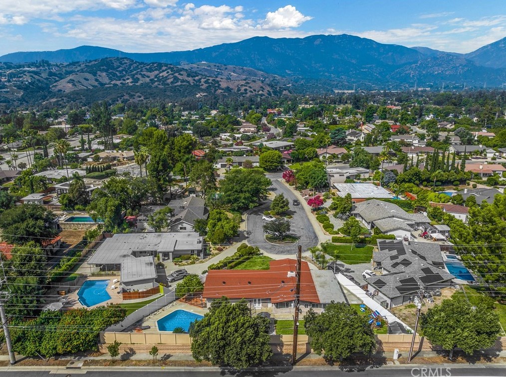 2105 San Marcos Pl, Claremont CA  91711-1766 exterior