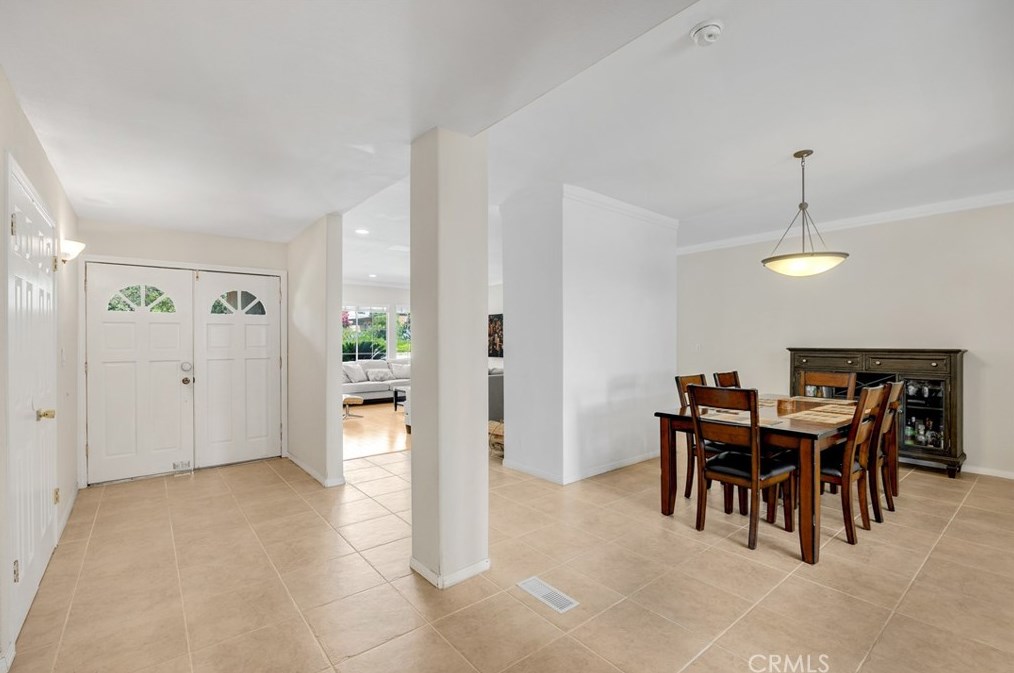 2105 San Marcos Pl, Claremont CA  91711-1766 exterior