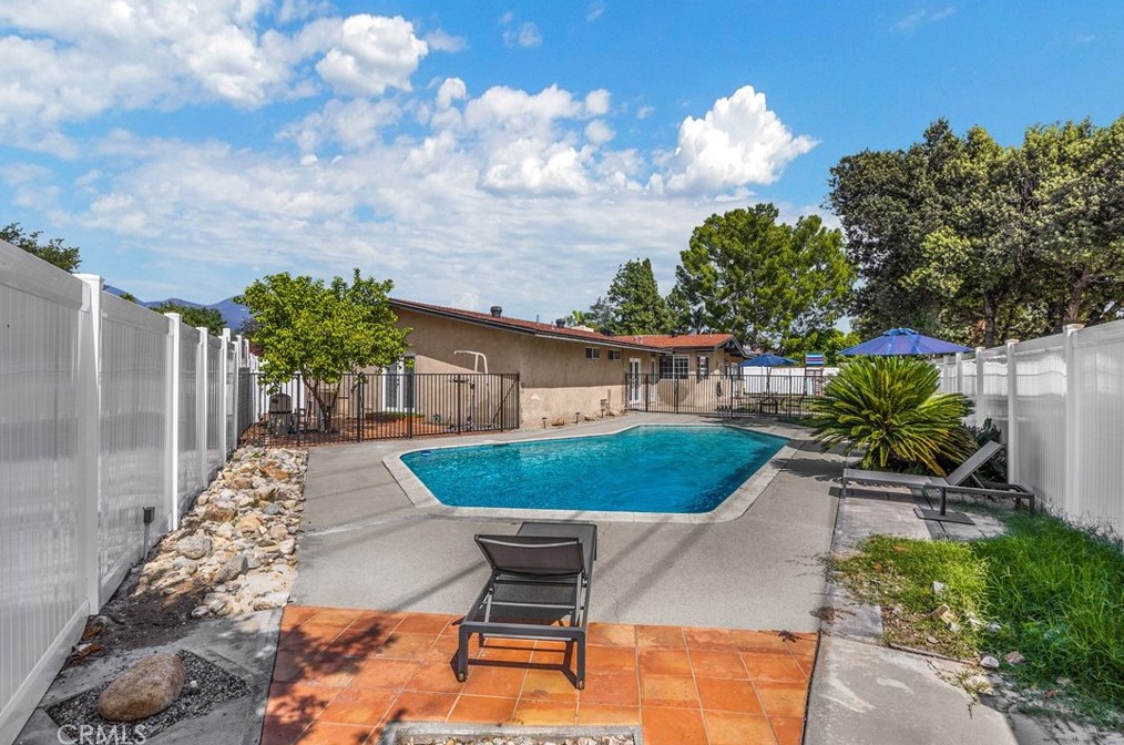 2105 San Marcos Pl, Claremont CA  91711-1766 exterior