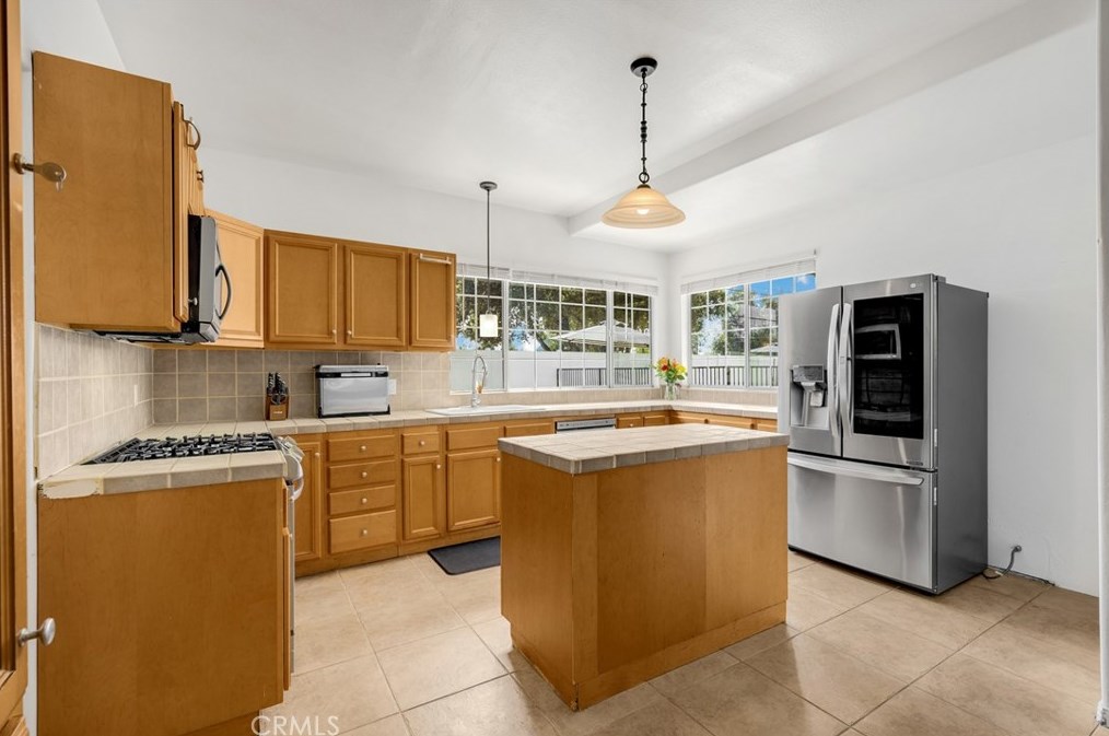 2105 San Marcos Pl, Claremont CA  91711-1766 exterior