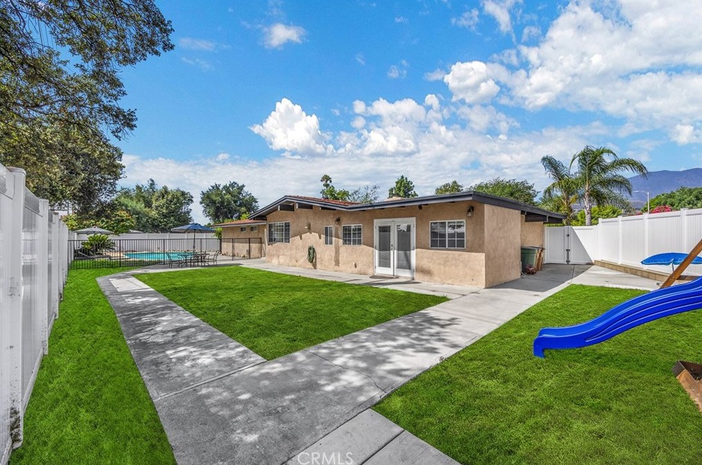 2105 San Marcos Pl, Claremont CA  91711-1766 exterior