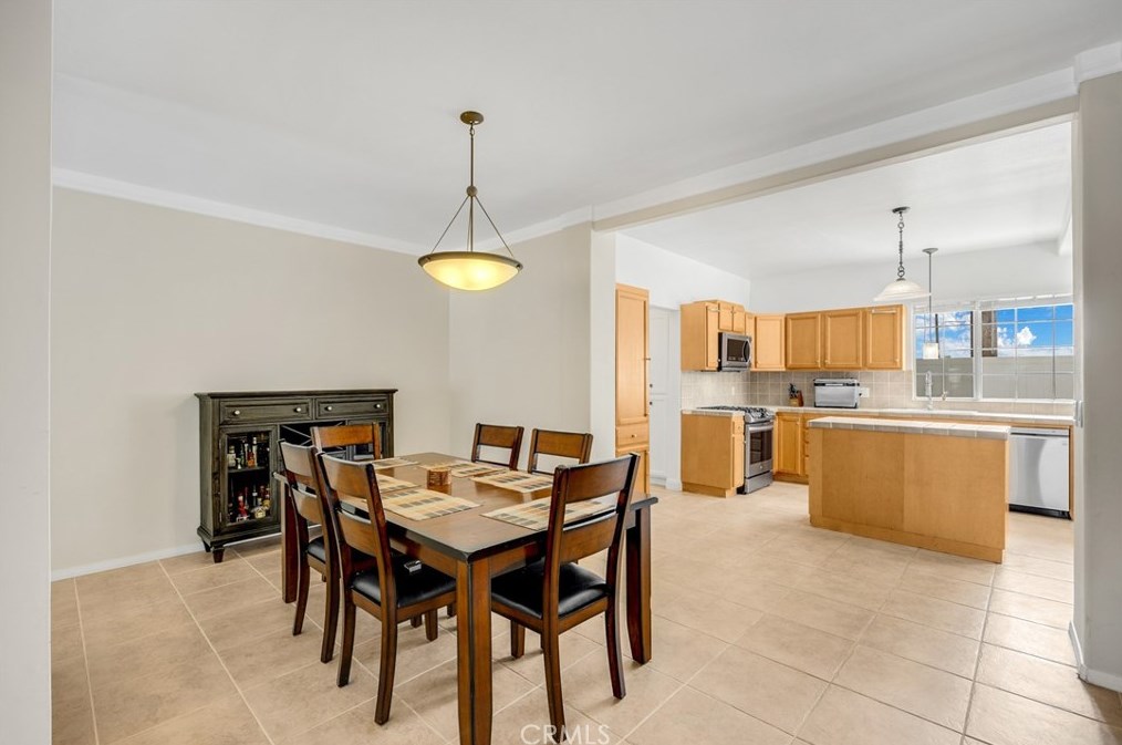 2105 San Marcos Pl, Claremont CA  91711-1766 exterior