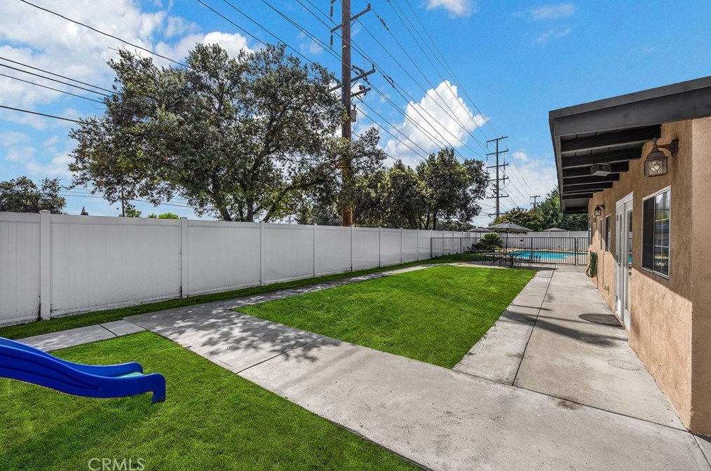 2105 San Marcos Pl, Claremont CA  91711-1766 exterior