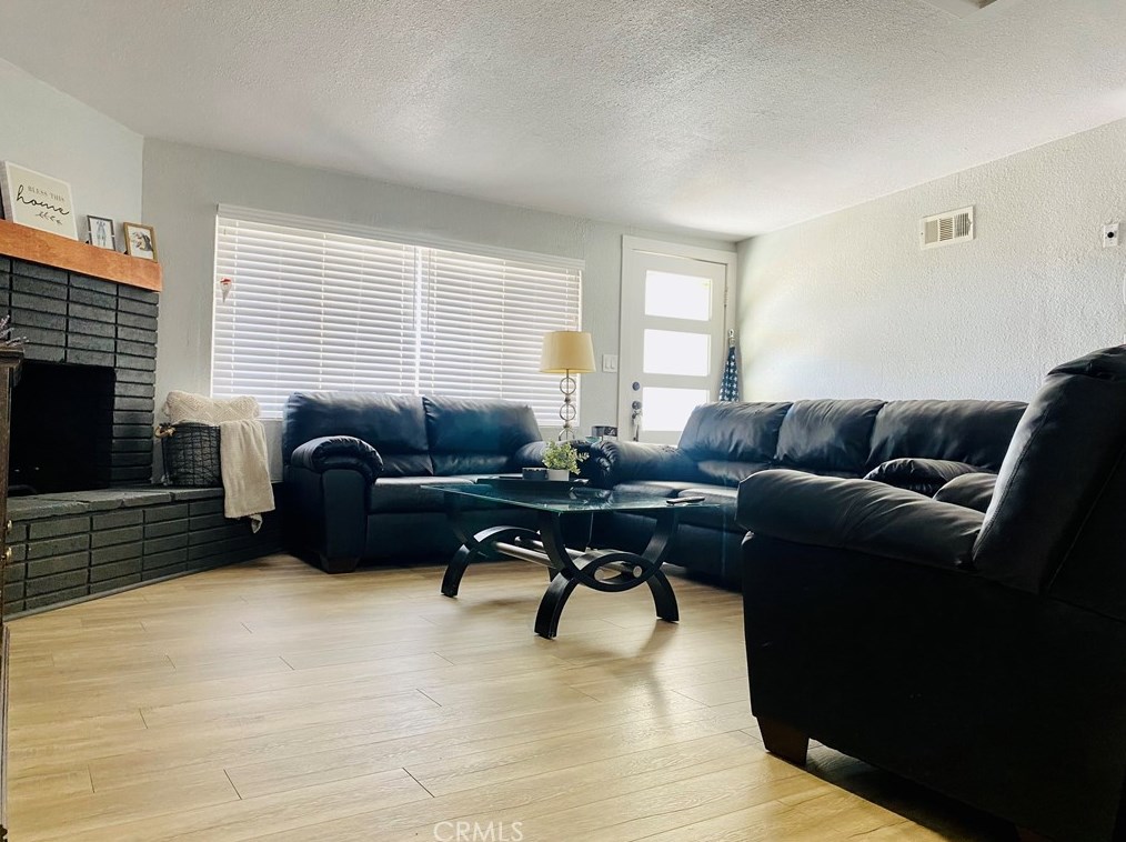 7218 7th Ave, Hesperia CA  92345-4473 exterior