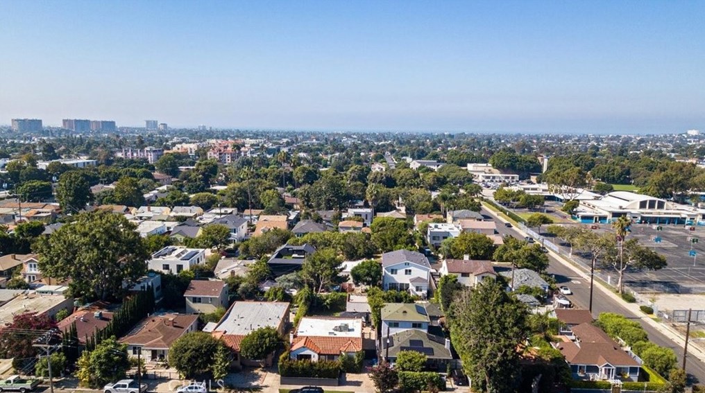 12912 Mccune Ave, Los Angeles CA  90066-3528 exterior