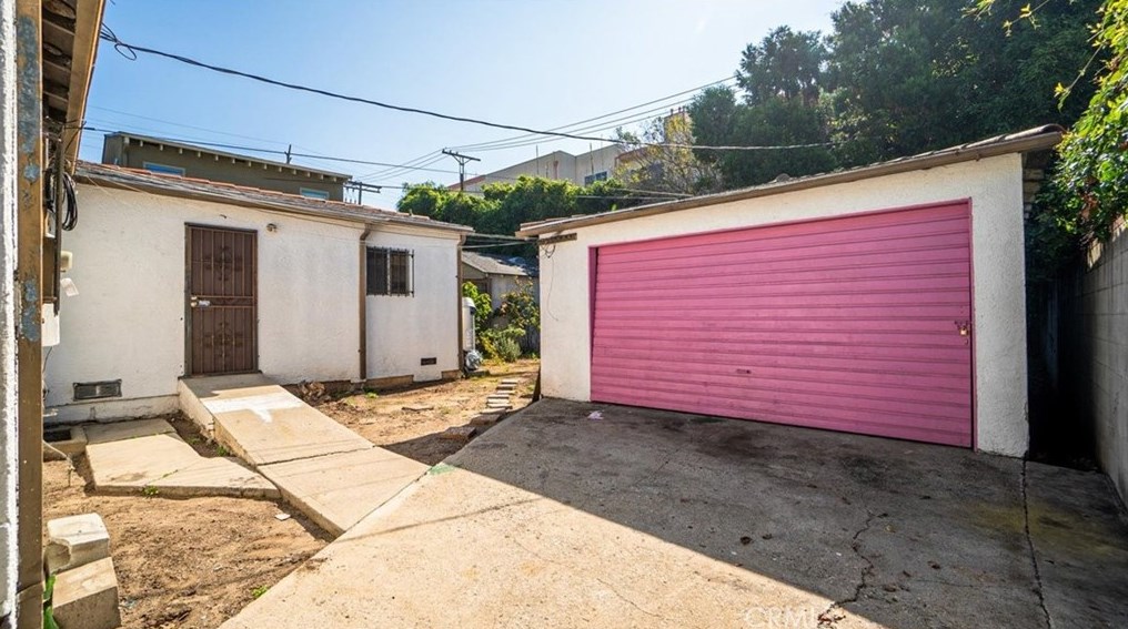 12912 Mccune Ave, Los Angeles CA  90066-3528 exterior