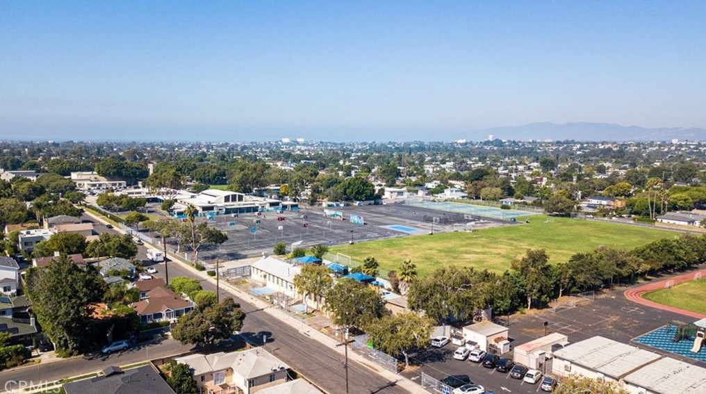 12912 Mccune Ave, Los Angeles CA  90066-3528 exterior