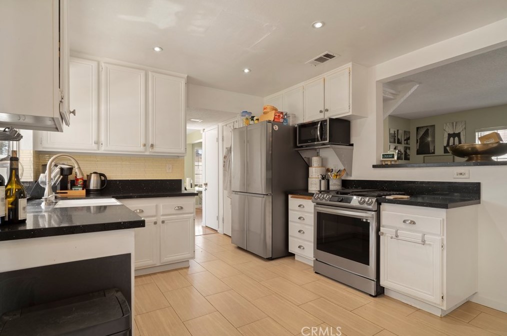 24585 Meadow Grass Way, Moreno Valley CA  92557-4129 exterior