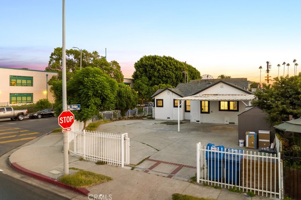 4209 Mckinley Ave, Los Angeles CA  90011-3025 exterior