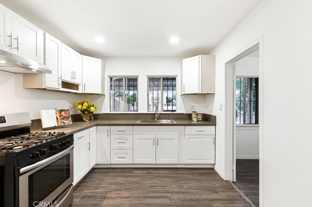 4209 Mckinley Ave, Los Angeles CA  90011-3025 exterior