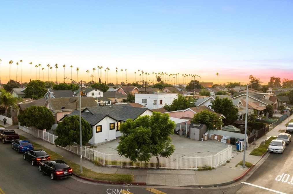 4209 Mckinley Ave, Los Angeles CA  90011-3025 exterior