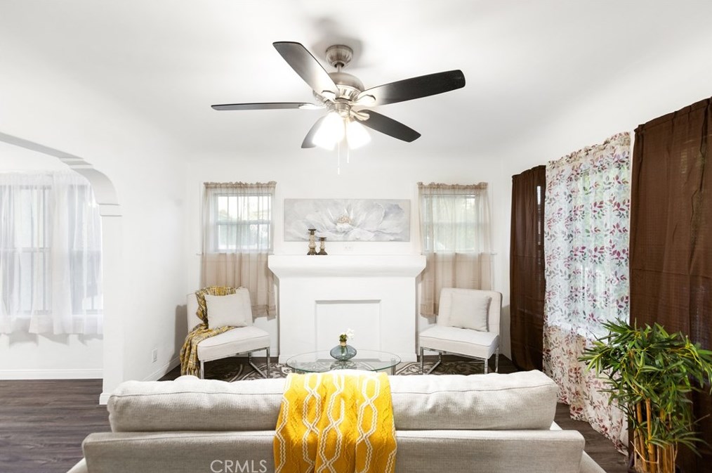 4209 Mckinley Ave, Los Angeles CA  90011-3025 exterior