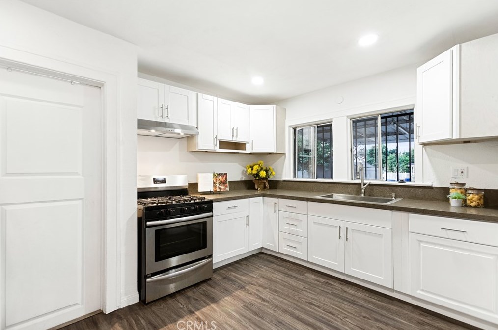 4209 Mckinley Ave, Los Angeles CA  90011-3025 exterior
