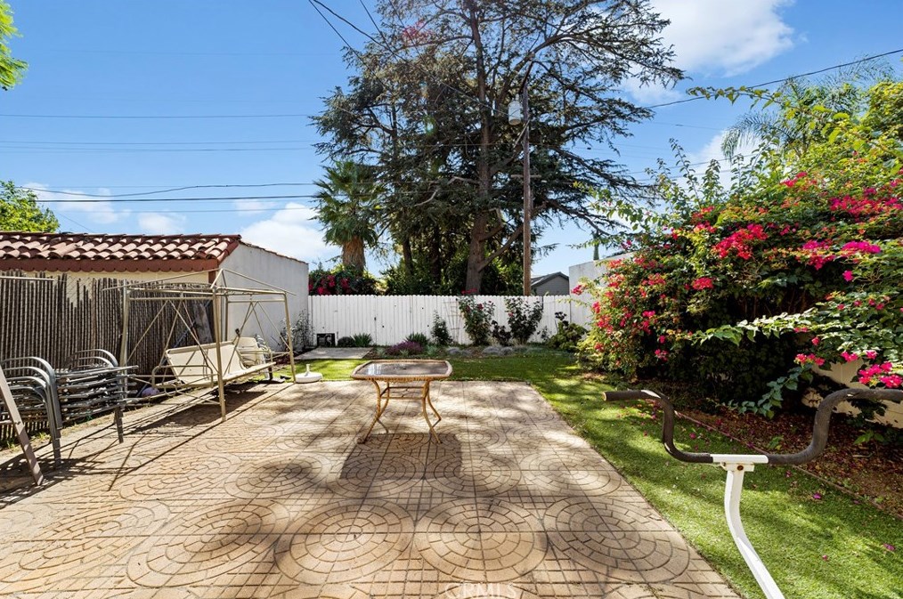 352 Madison Ave, Pomona CA  91767-3124 exterior