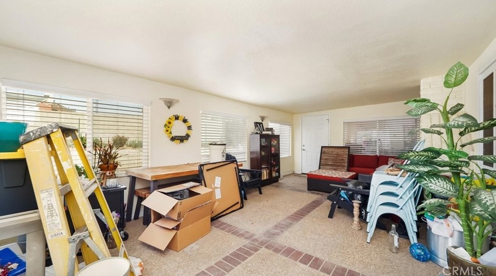 17280 Mesa Ave, Fontana CA  92336-2151 exterior