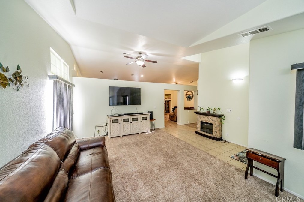 9052 Powell Ave, Hesperia CA  92344-8291 exterior