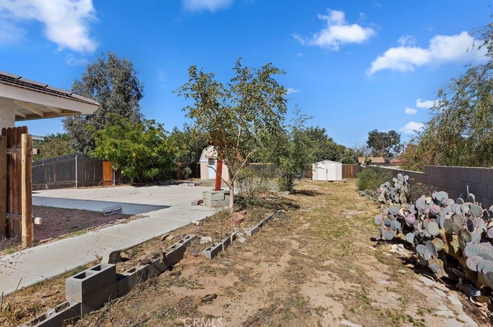 13052 Quapaw Rd, Apple Valley CA  92308-6269 exterior