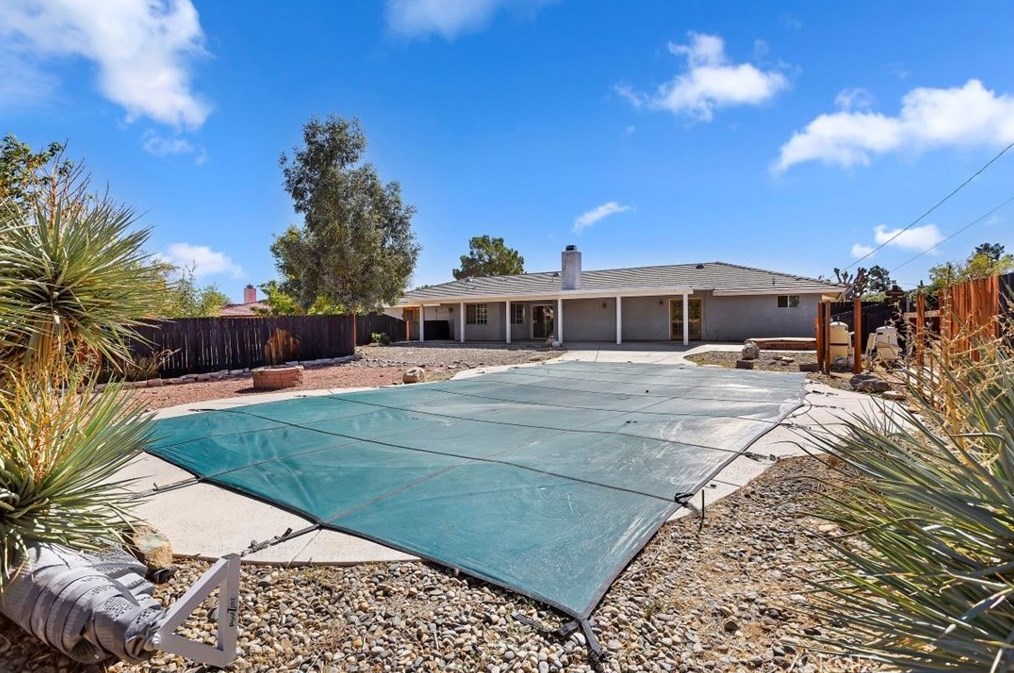 13052 Quapaw Rd, Apple Valley CA  92308-6269 exterior