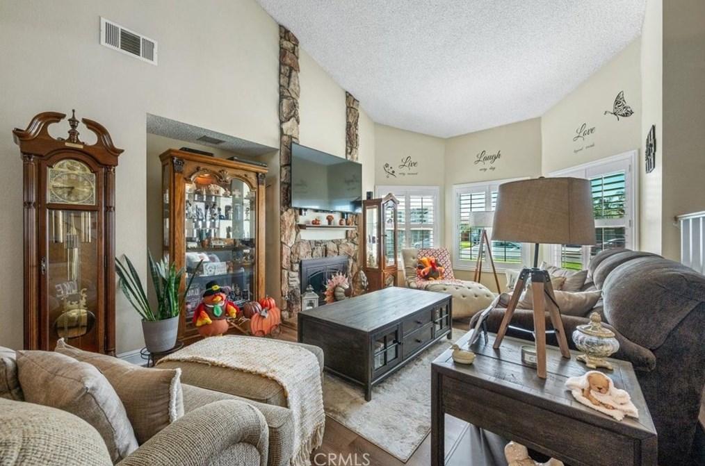 11611 Homewood Pl, Fontana CA  92337-0669 exterior