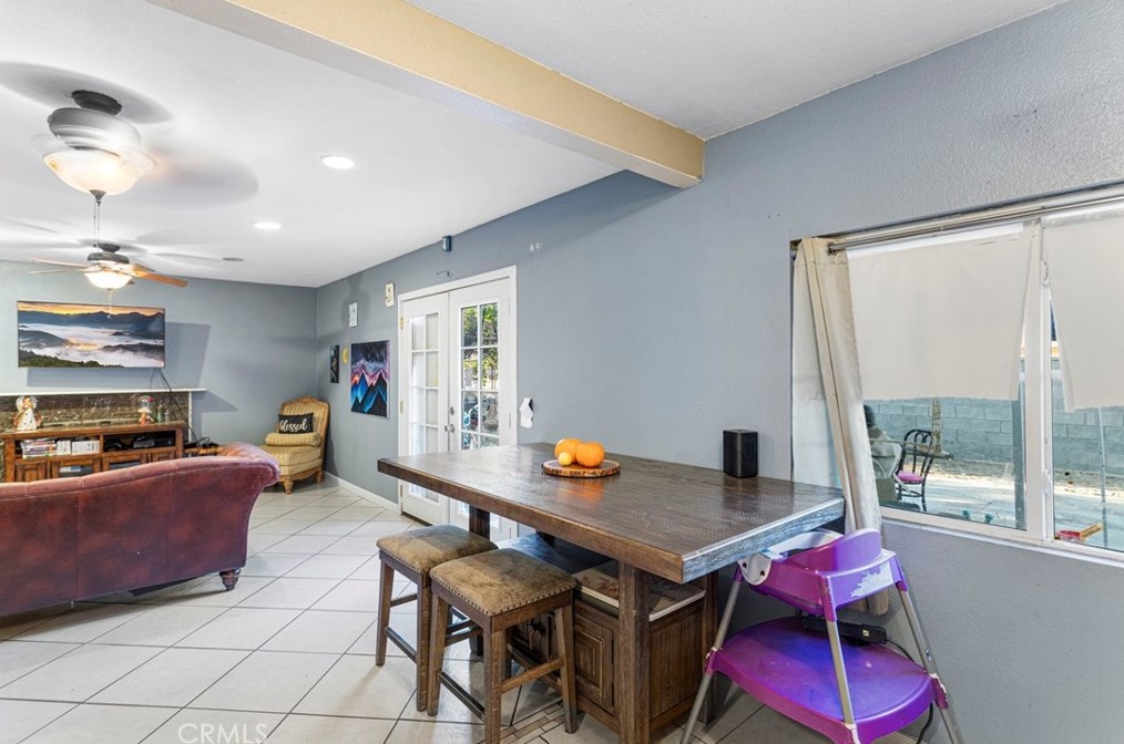 981 La Verne Ave, Pomona CA  91767-2621 exterior