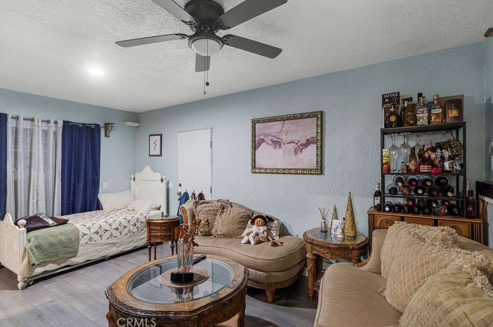 981 La Verne Ave, Pomona CA  91767-2621 exterior