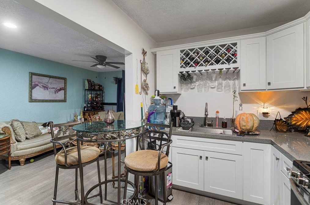 981 La Verne Ave, Pomona CA  91767-2621 exterior