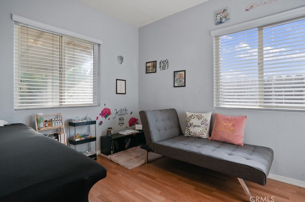 660 Laurel St, Colton CA  92324-2422 exterior