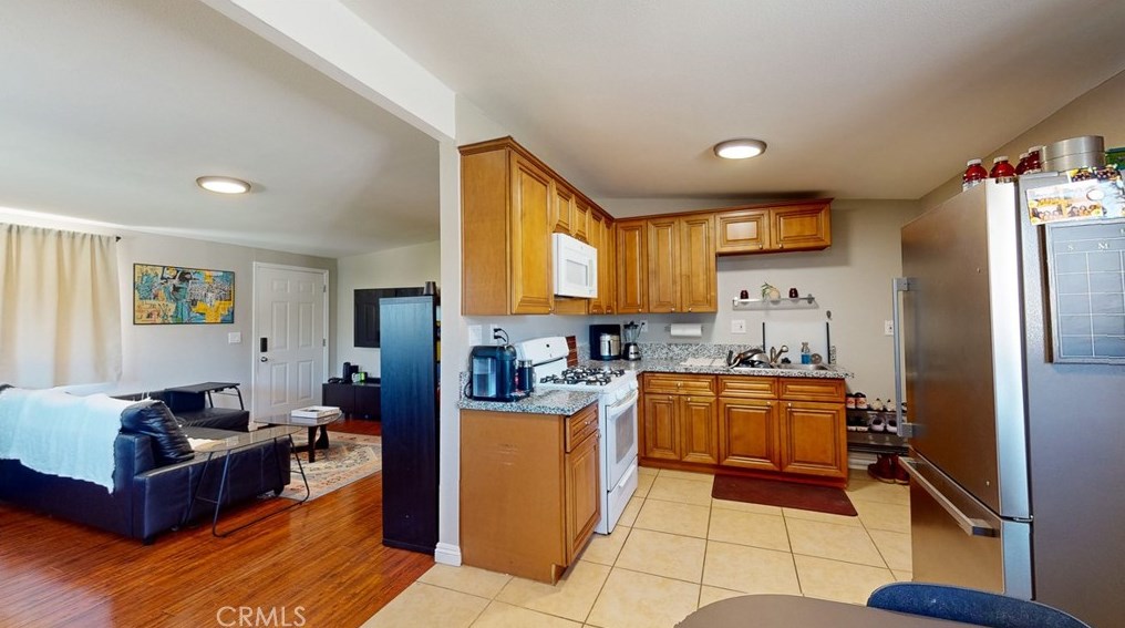 6742 Citrus Ave, Fontana CA  92336-1403 exterior