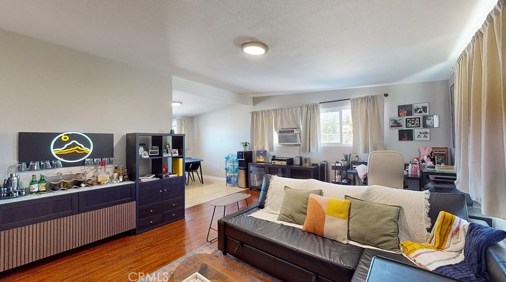 6742 Citrus Ave, Fontana CA  92336-1403 exterior