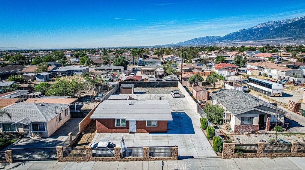 6742 Citrus Ave, Fontana CA  92336-1403 exterior