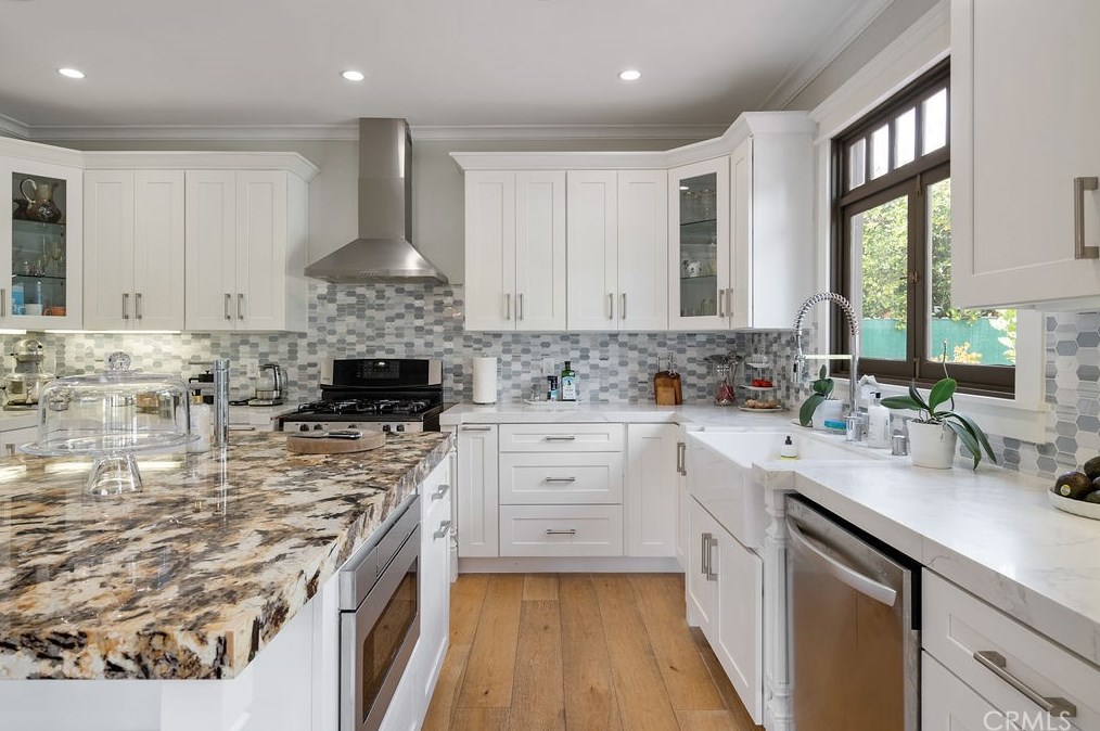 6077 Selma Ave, Los Angeles CA  90028-6414 exterior