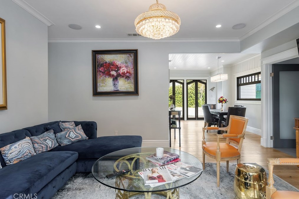 6077 Selma Ave, Los Angeles CA  90028-6414 exterior