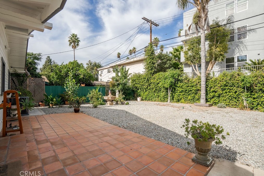 6077 Selma Ave, Los Angeles CA  90028-6414 exterior