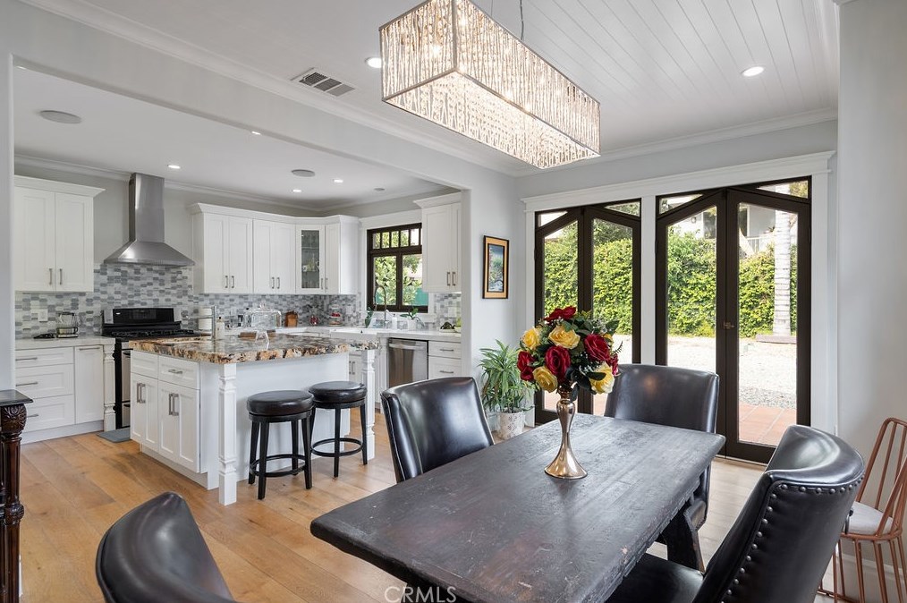 6077 Selma Ave, Los Angeles CA  90028-6414 exterior