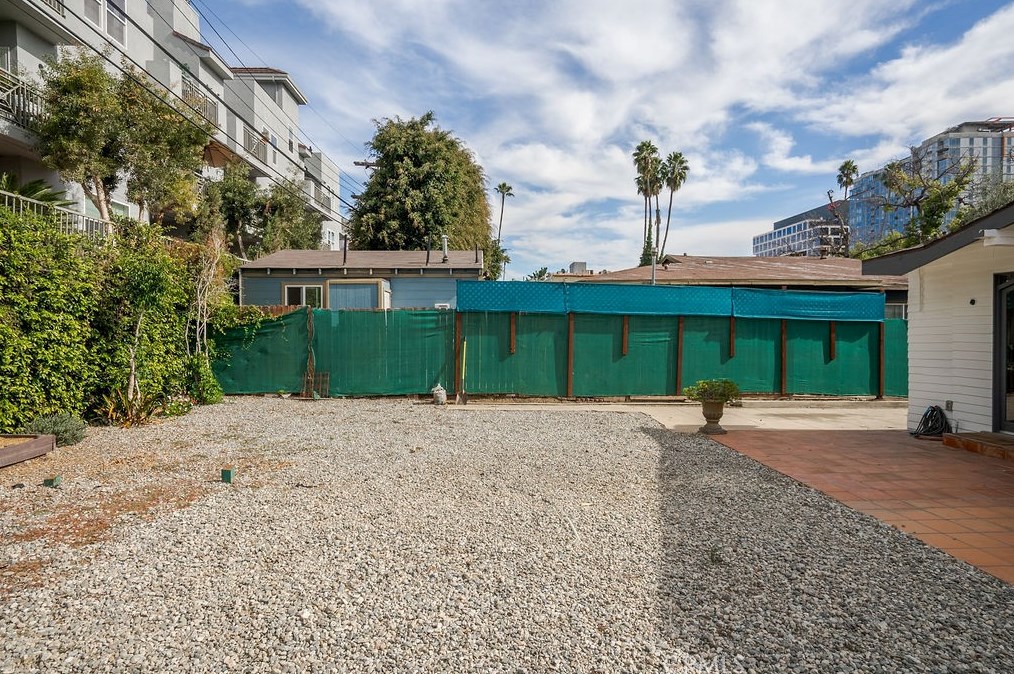 6077 Selma Ave, Los Angeles CA  90028-6414 exterior