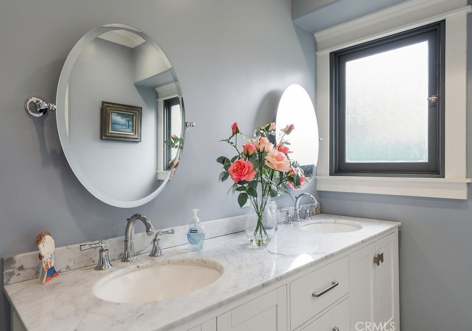 6077 Selma Ave, Los Angeles CA  90028-6414 exterior