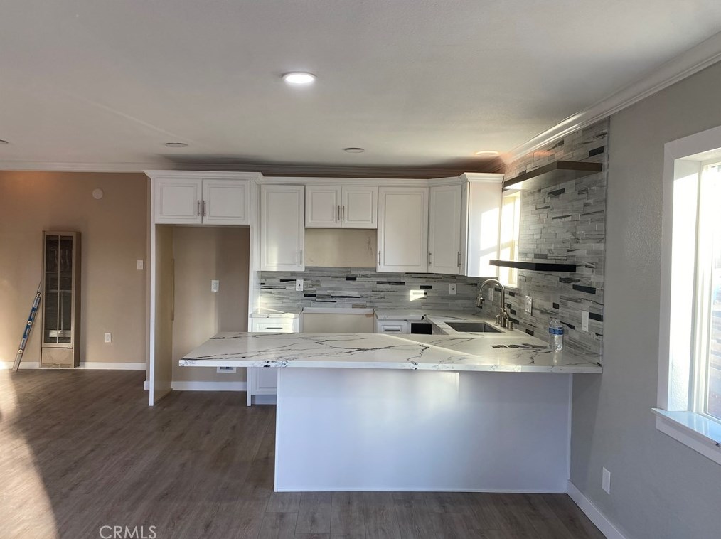 6824 Converse Ave, Los Angeles CA  90001-2026 exterior