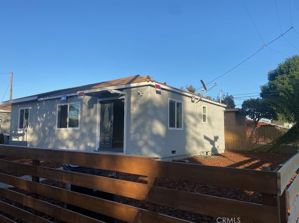 6824 Converse Ave, Los Angeles CA  90001-2026 exterior