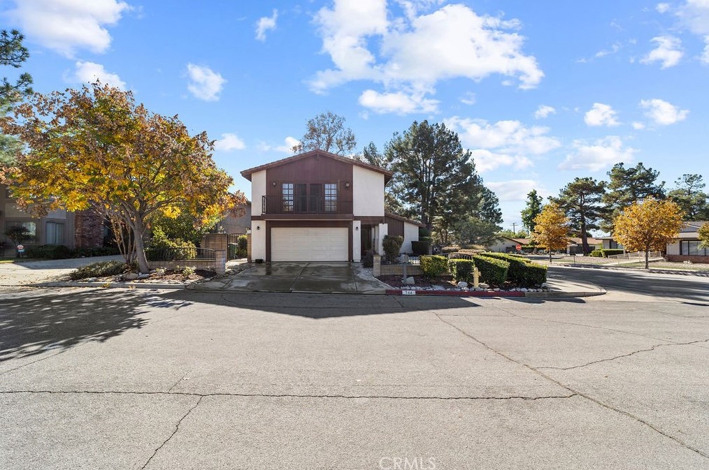 744 Davenport Cir, Claremont CA  91711-2937 exterior