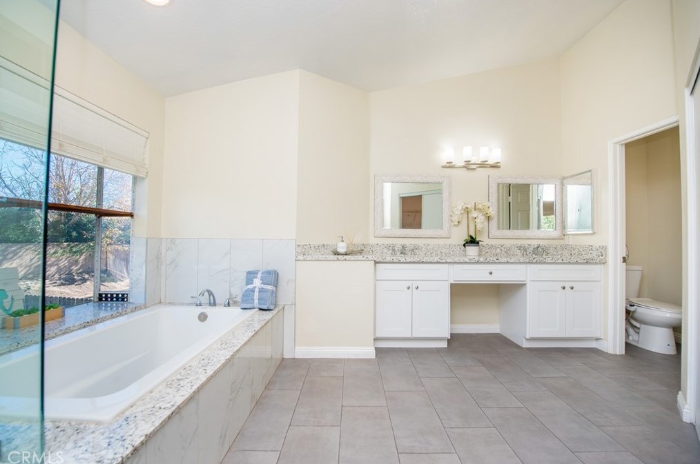 7927 Tapia St, Fontana CA  92336-3816 exterior