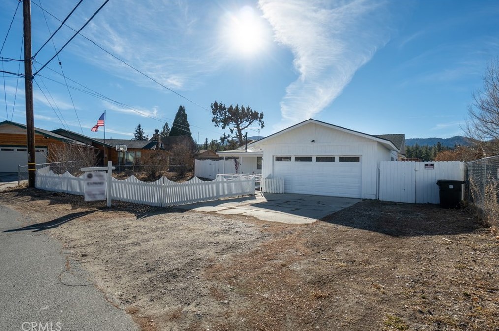 114 Meadow Ln, Big Bear City CA  92314-9410 exterior